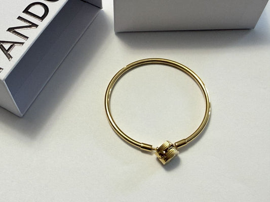 Authentic Pandora 14K Gold Plated Heart Clasp Bangle Bracelet Size 17