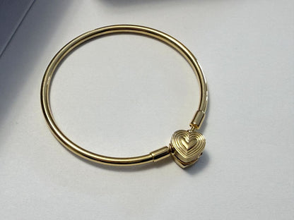 Authentic Pandora 14K Gold Plated Heart Clasp Bangle Bracelet Size 17