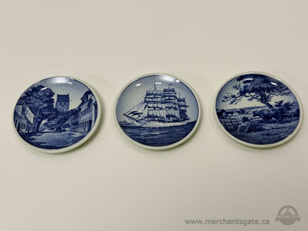 Royal Copenhagen Fajance Blue White Mini Plates Denmark Set of 3 Decorative Dishes