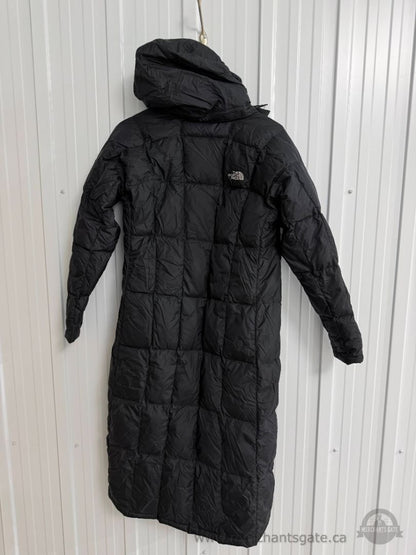 The North Face Women’s Size Medium Long Black 700-Fill Down Coat / Parka – Excellent Condition