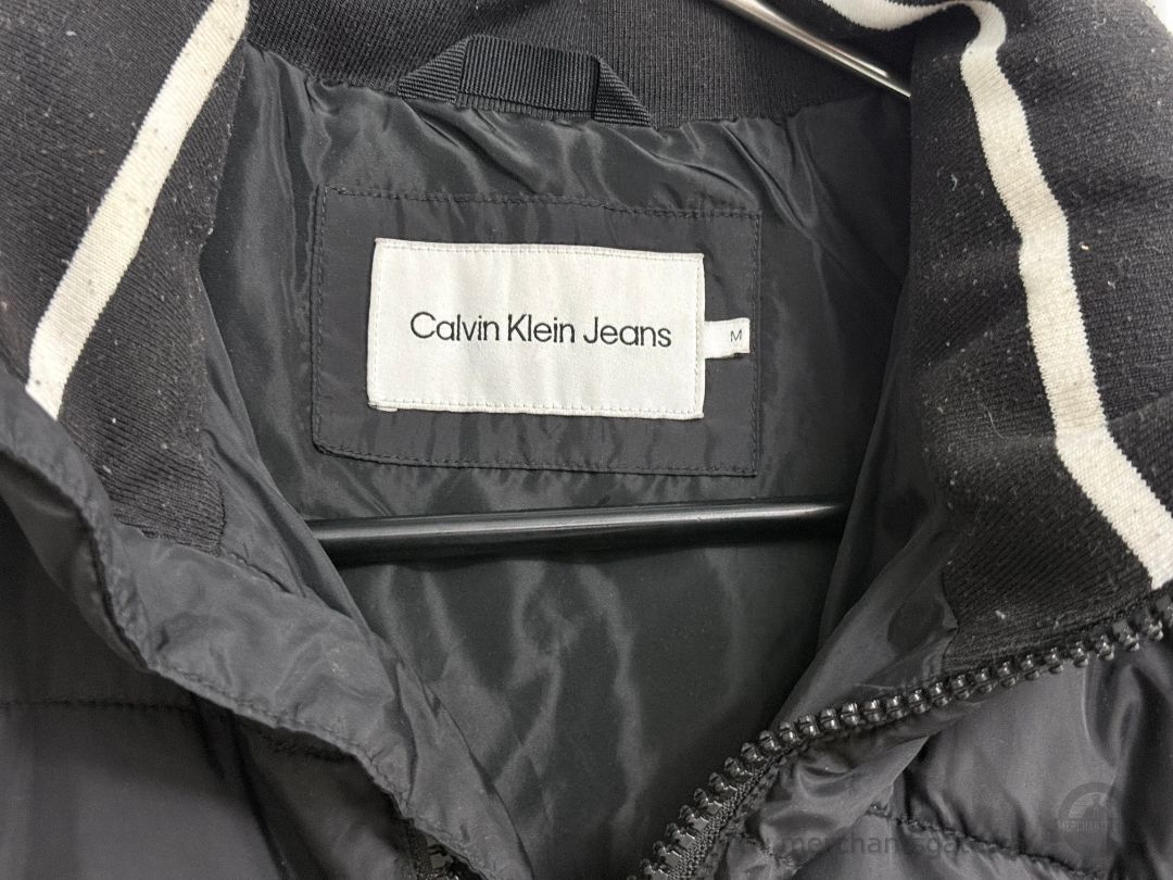 Calvin Klein Jeans Women’s Black Puffer Jacket – Size Medium