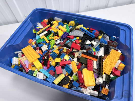 Bulk LEGO Lot 8.6 lbs Mixed Bricks Plates Panels Parts Pieces TOTE G