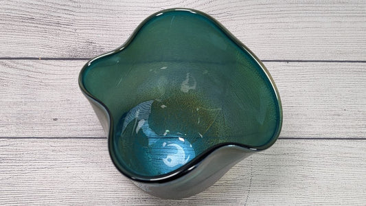 Hand-Blown Art Glass Vase – Iridescent Teal & Bronze – 9-Inch One-of-a-Kind