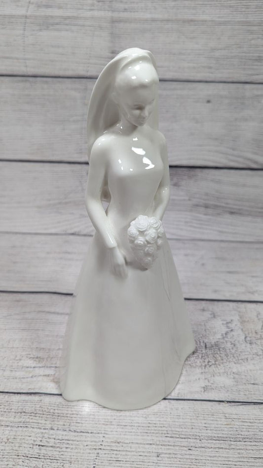 Moments by Coalport The Bride 2005 Made in England Porcelain Figurine