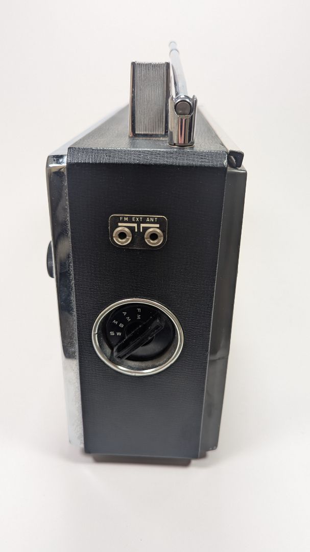 Vintage National Panasonic 12-Transistor Radio ▪ Model T-100MD ▪ Works
